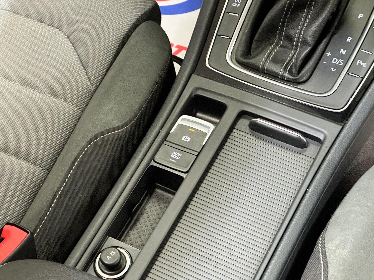 Used Volkswagen Golf 2017 for sale - 77464756: Photo 32