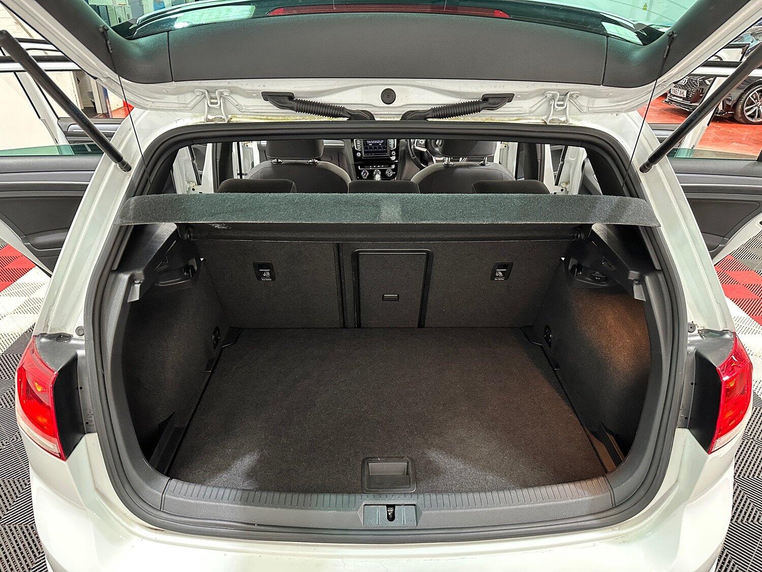 Used Volkswagen Golf 2017 for sale - 77464756: Photo 38