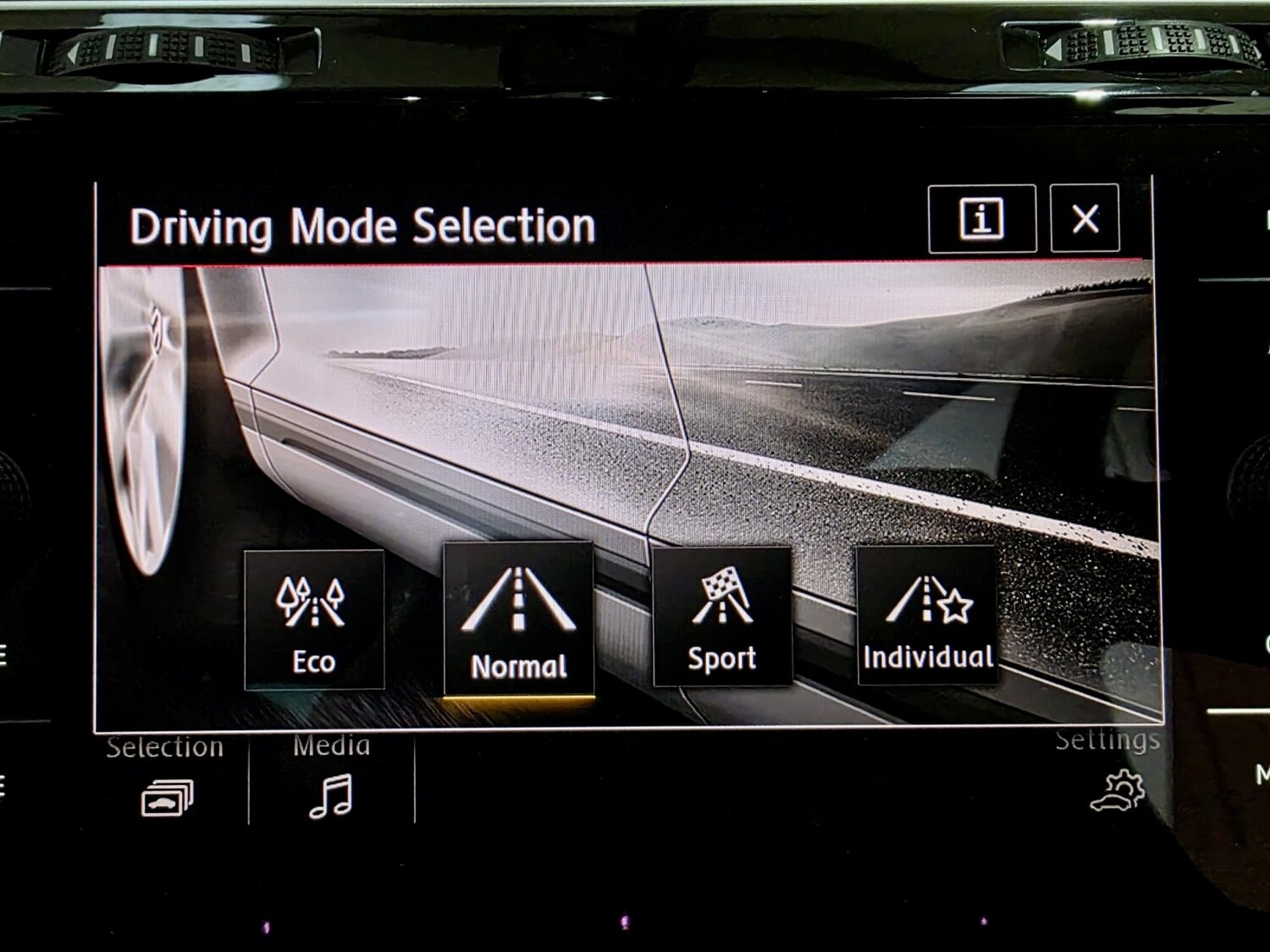 Used Volkswagen Golf 2017 for sale - 77535940: Photo 23