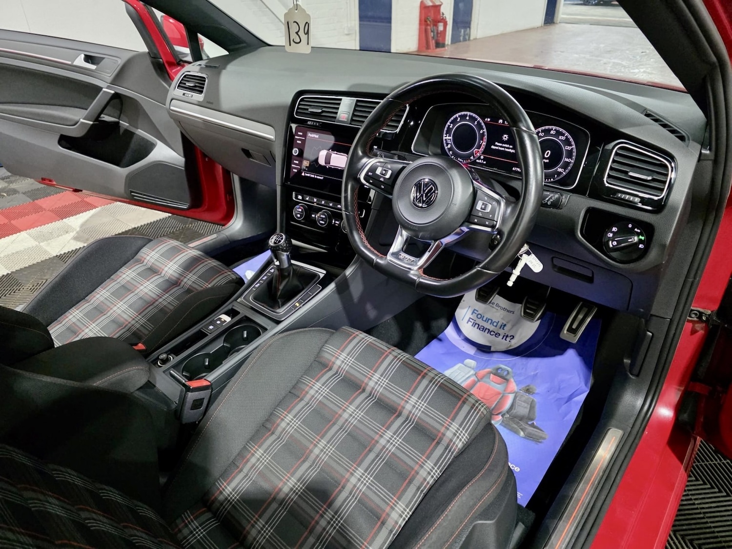 Used Volkswagen Golf 2017 for sale - 77535940: Photo 3