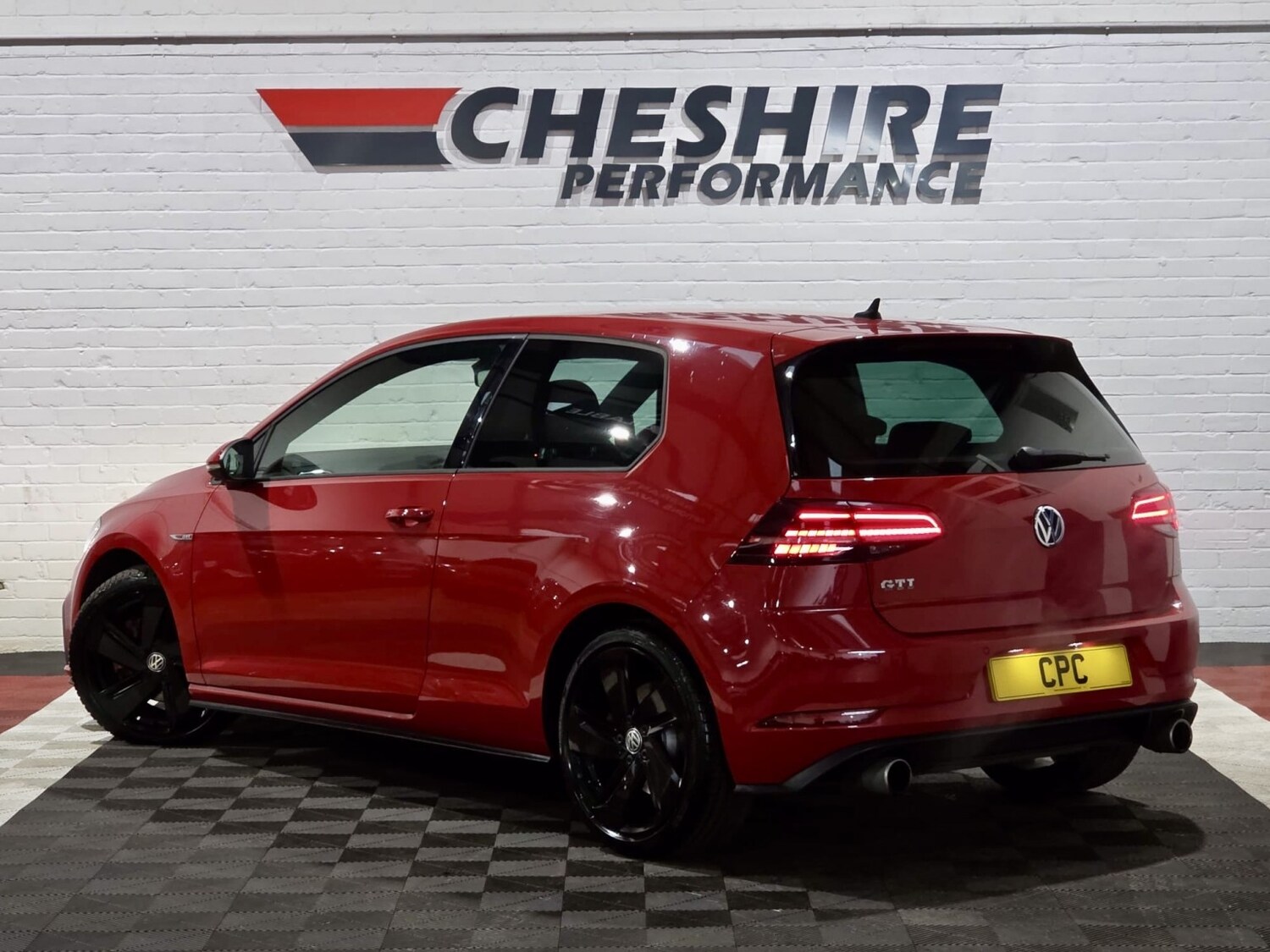 Used Volkswagen Golf 2017 for sale - 77535940: Photo 32