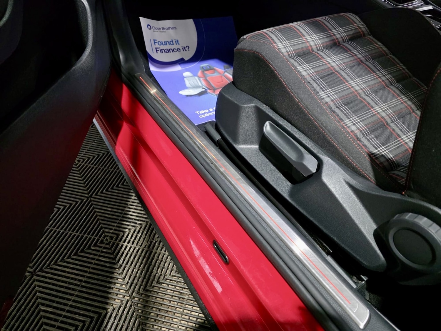 Used Volkswagen Golf 2017 for sale - 77535940: Photo 5