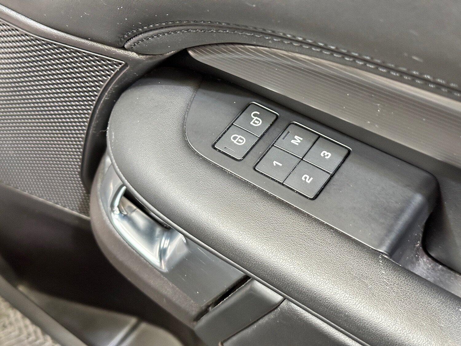 Used Land Rover Discovery 2018 for sale - 77342705: Photo 39