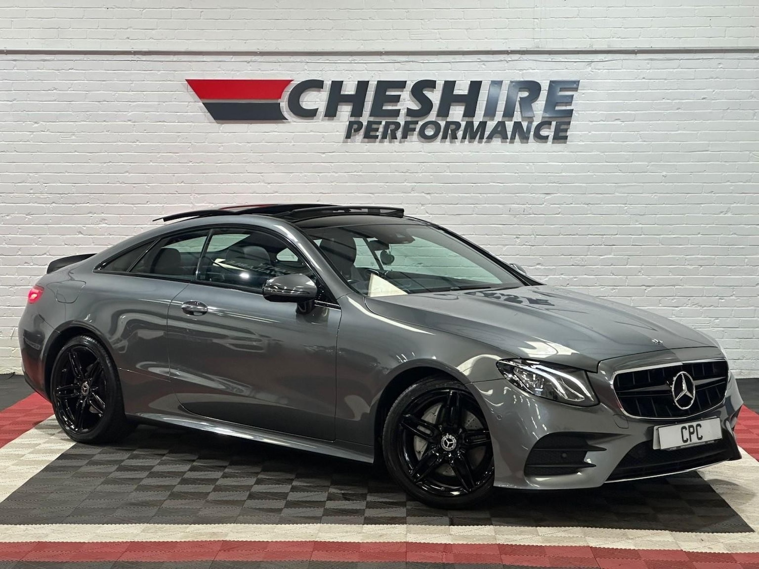 Used Mercedes-Benz E Class 2017 for sale - 76709325: Photo 3