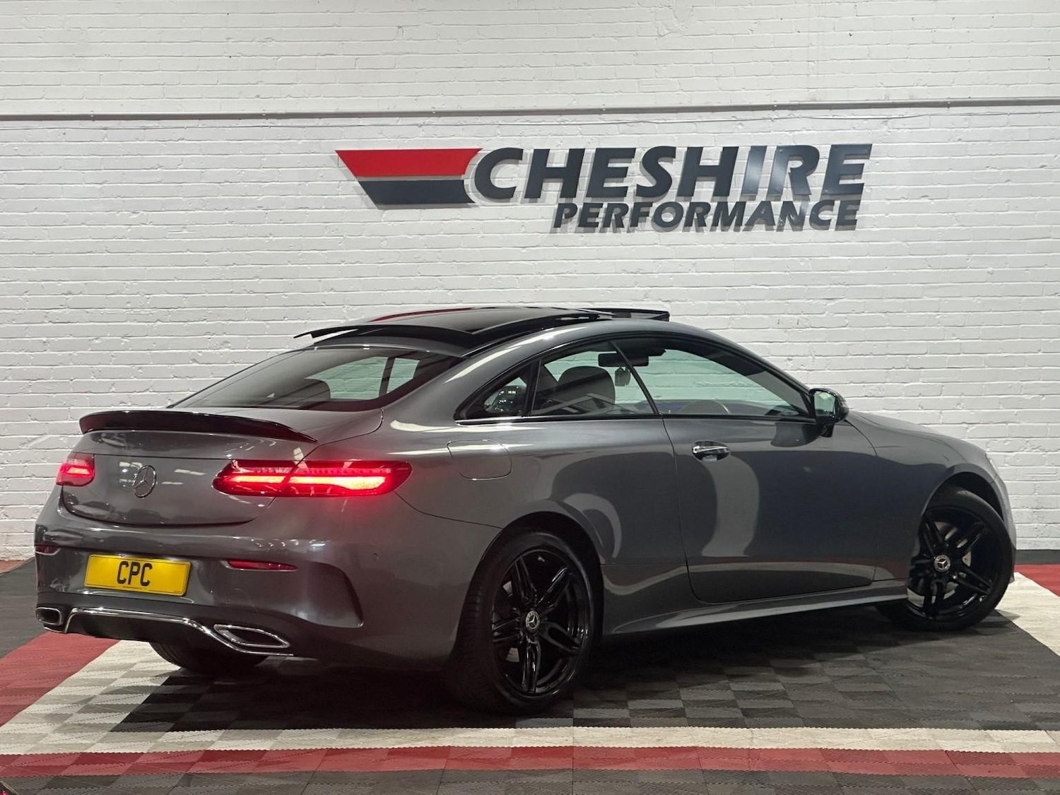 Used Mercedes-Benz E Class 2017 for sale - 76709325: Photo 5