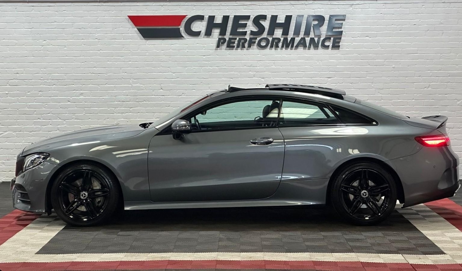 Used Mercedes-Benz E Class 2017 for sale - 76709325: Photo 8