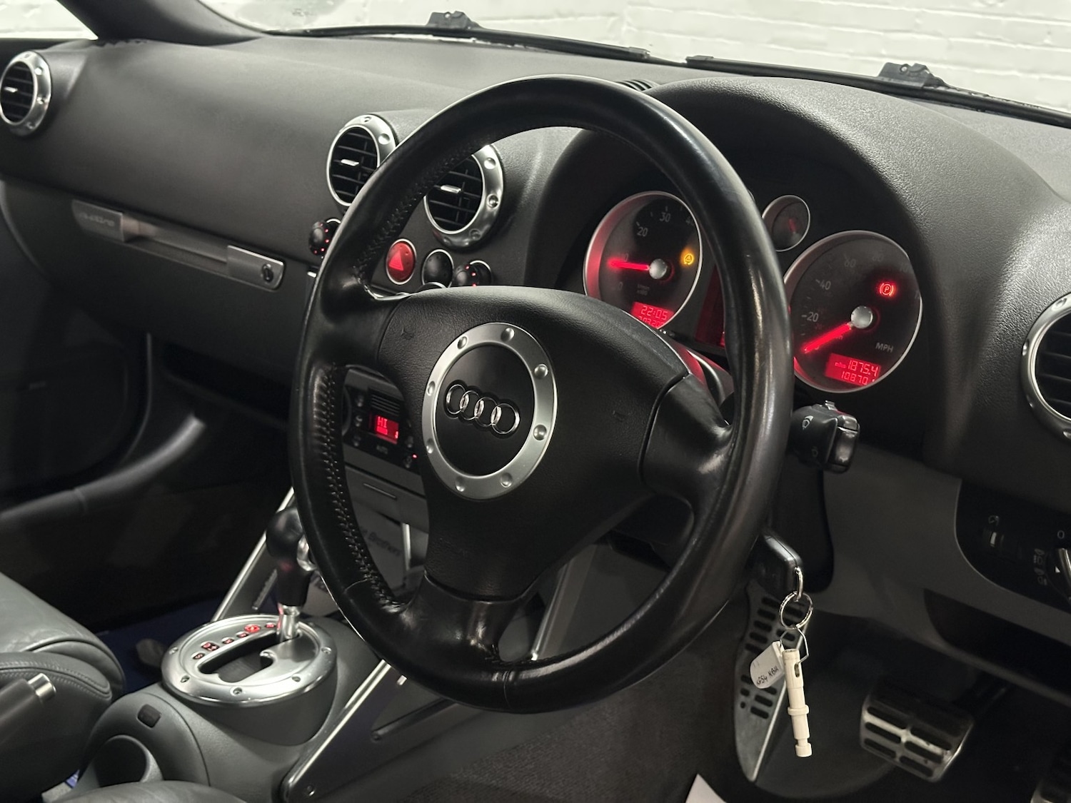 Used Audi TT 2004 for sale - 77258969: Photo 15