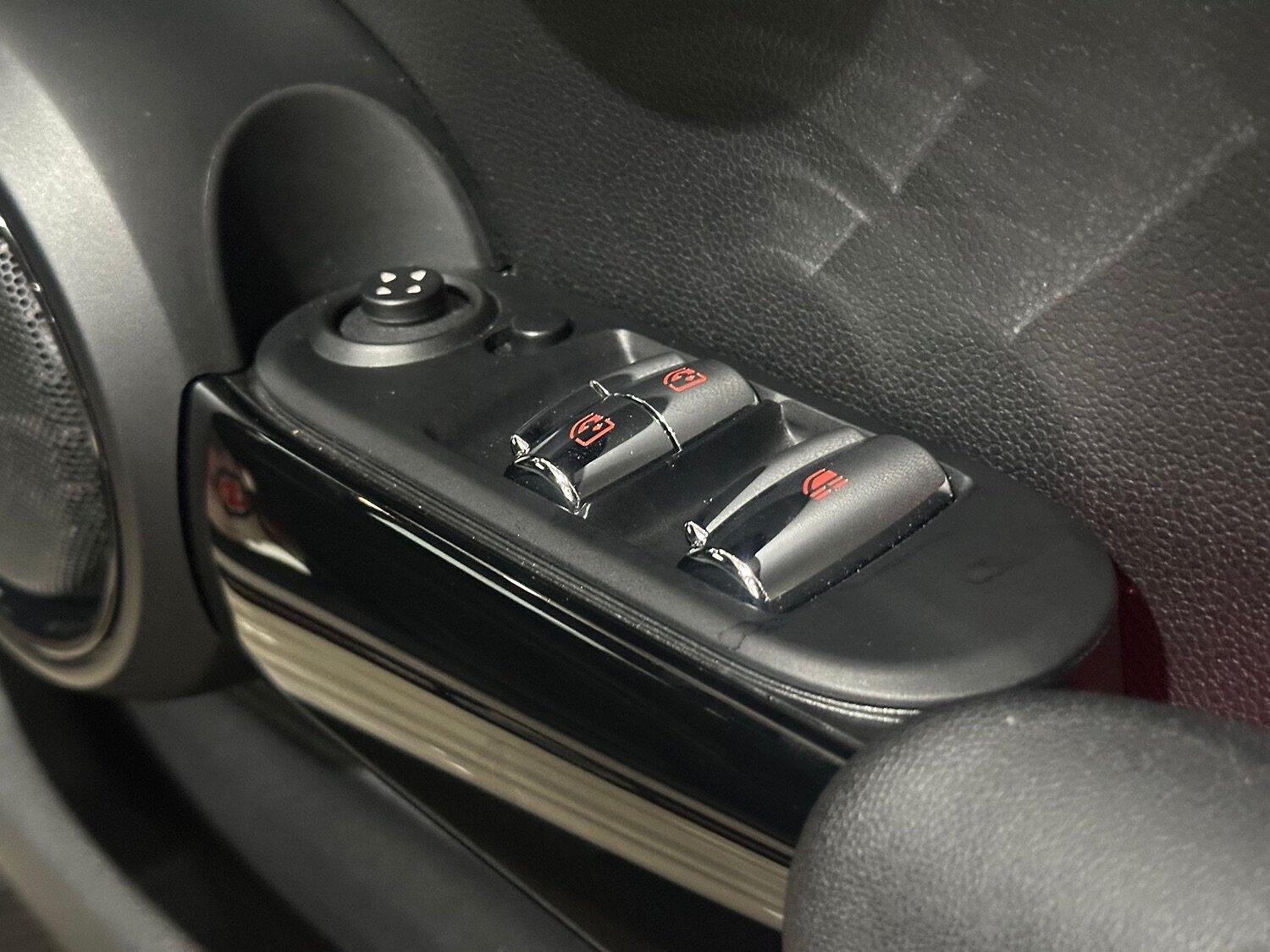 Used MINI Convertible 2017 for sale - 77464493: Photo 32