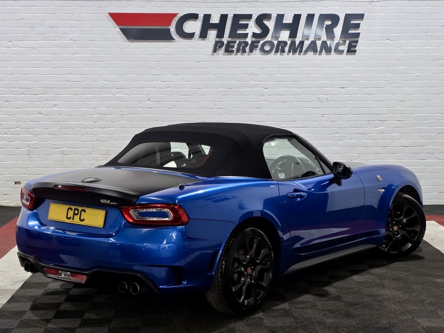 Used Abarth 124 Spider 2018 for sale - 76709292: Photo 39