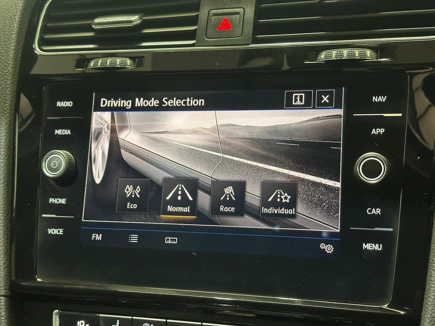 Used Volkswagen Golf 2019 for sale - 76709322: Photo 30