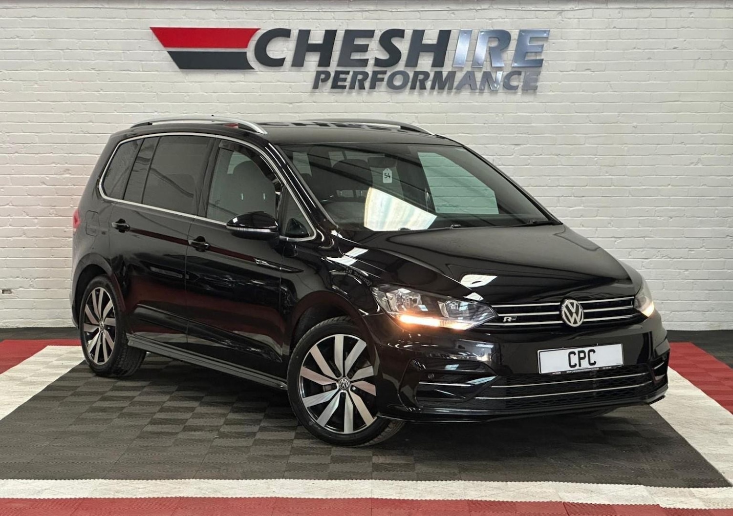 Used Volkswagen Touran 2020 for sale - 76709316: Photo 3
