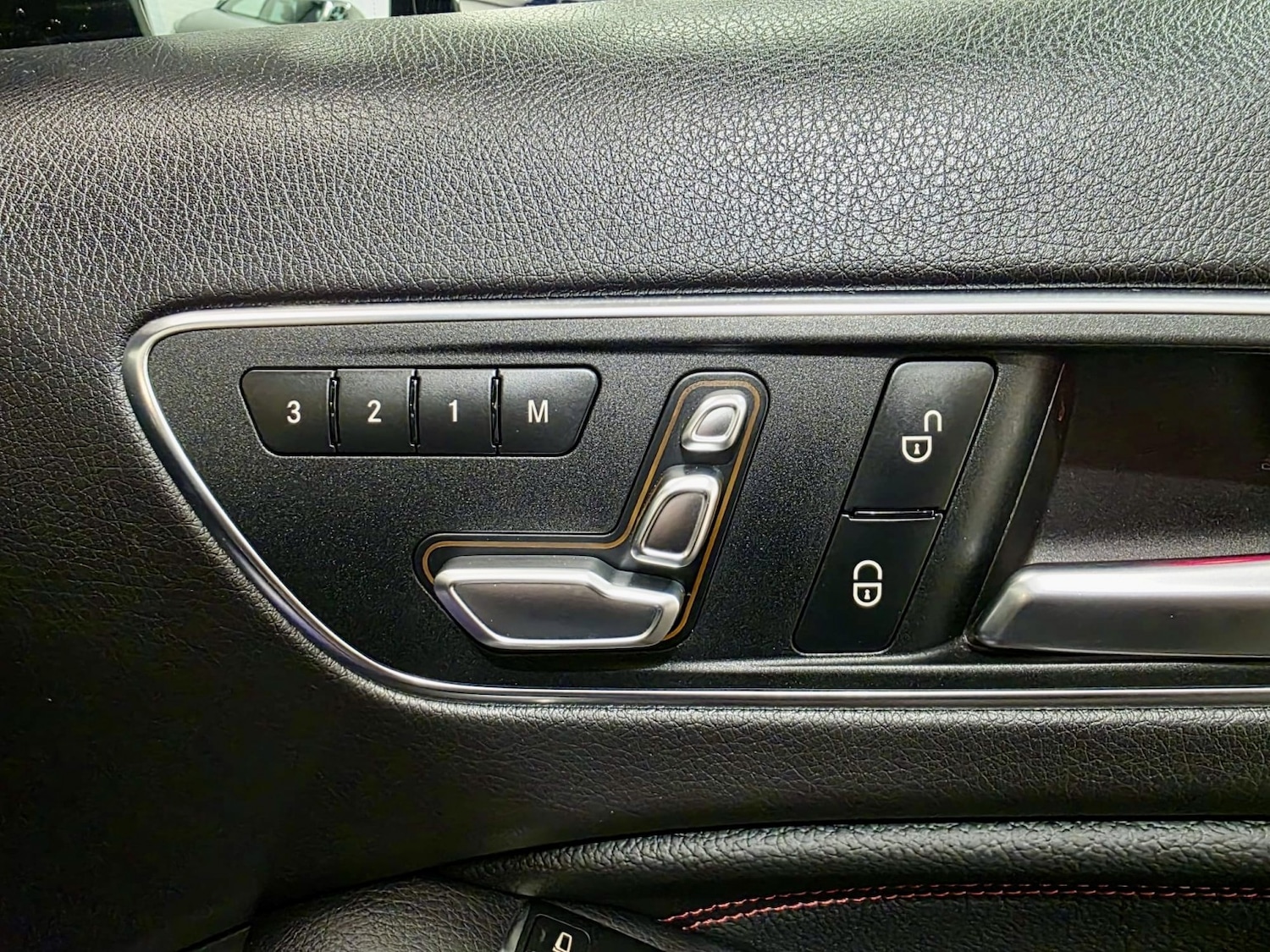 Used Mercedes-Benz A-Class 2018 for sale - 78031659: Photo 32