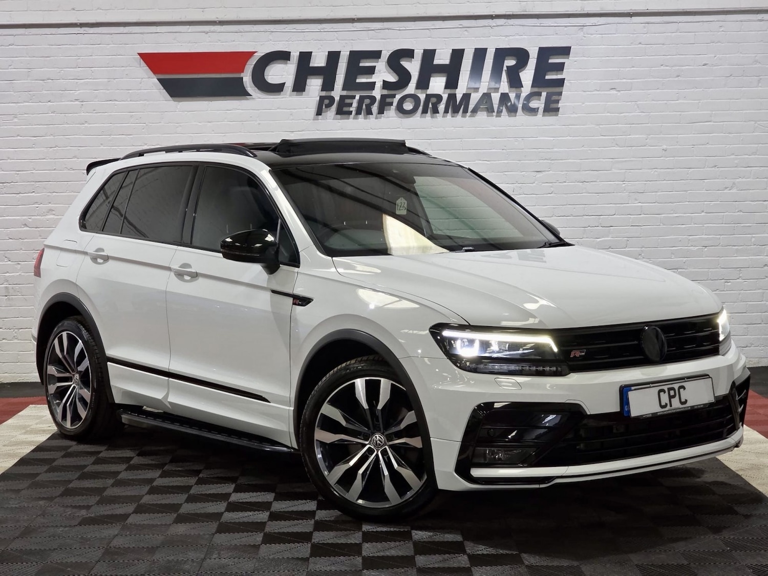 Used Volkswagen Tiguan 2017 for sale - 78125214: Photo 3