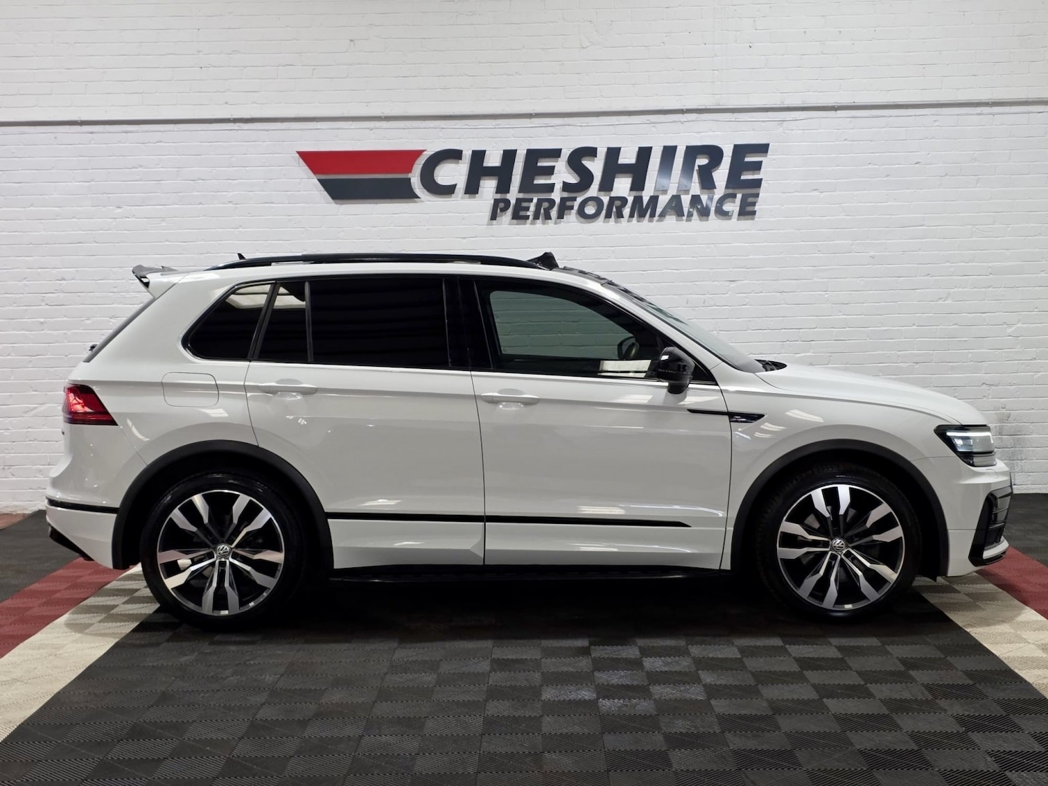 Used Volkswagen Tiguan 2017 for sale - 78125214: Photo 4