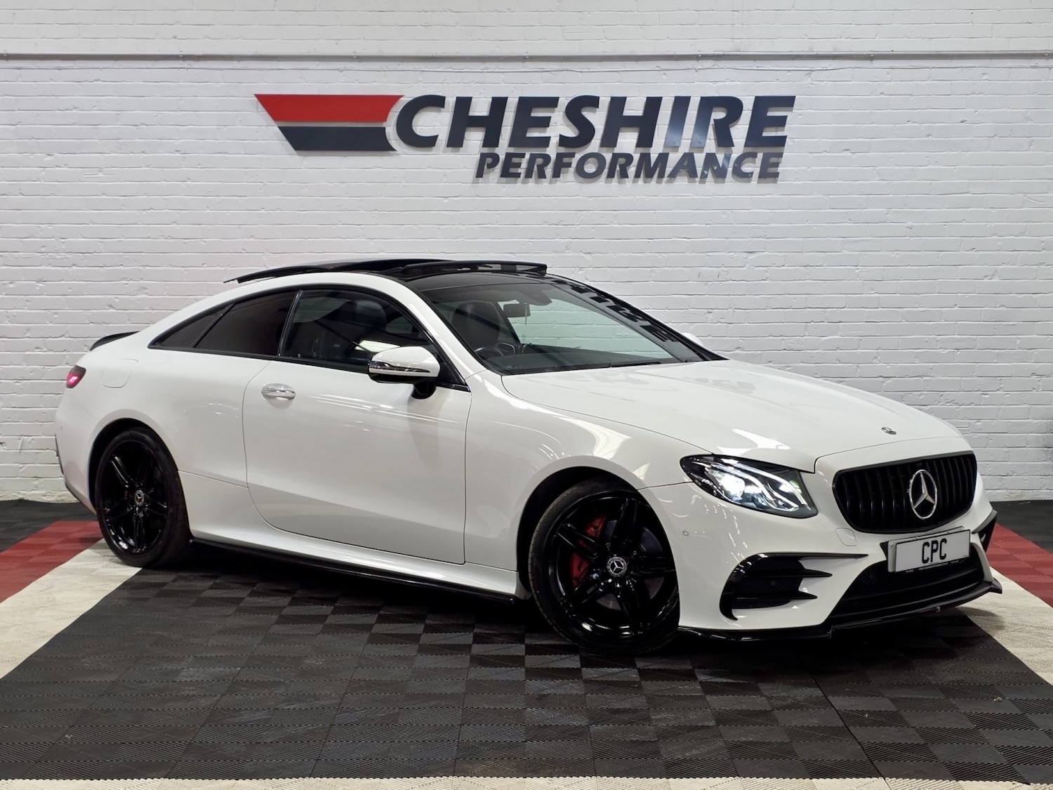 Used Mercedes-Benz E Class 2018 for sale - 77310685: Photo 3