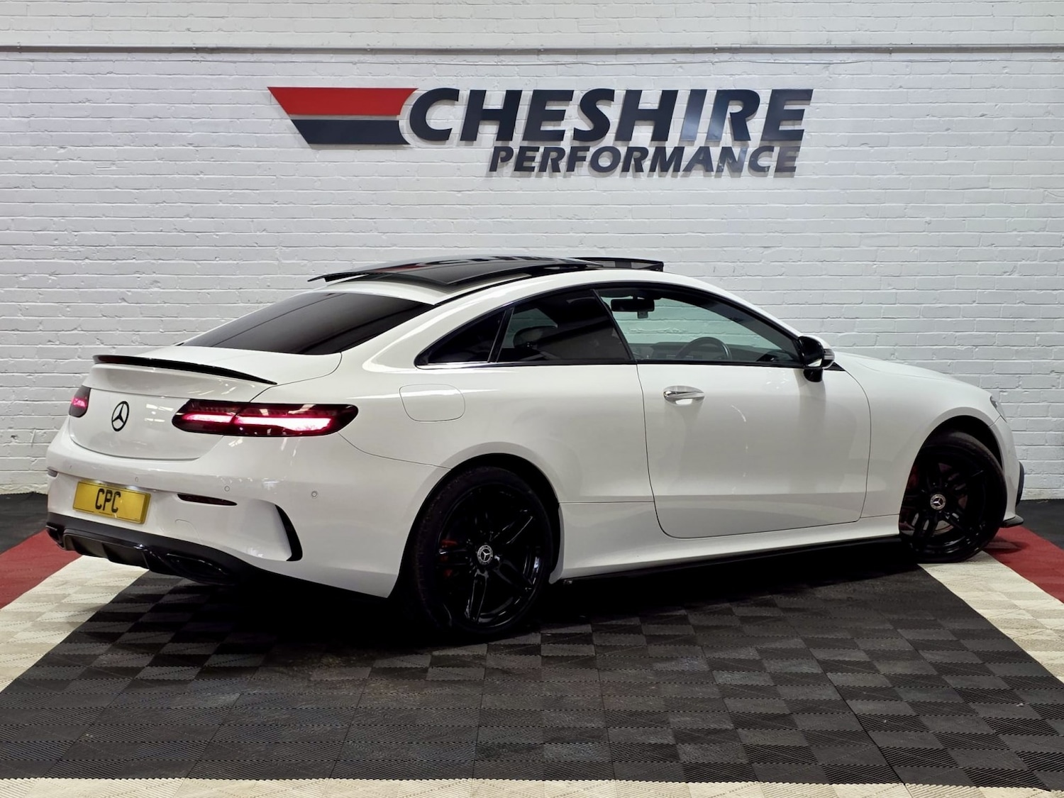 Used Mercedes-Benz E Class 2018 for sale - 77310685: Photo 5