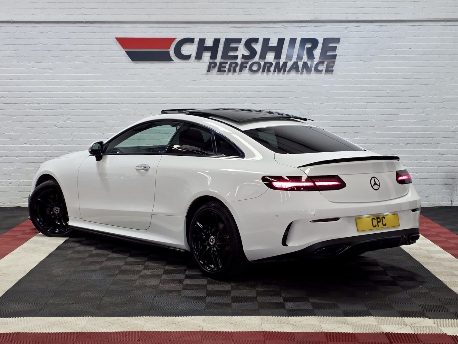 Used Mercedes-Benz E Class 2018 for sale - 77310685: Photo 7