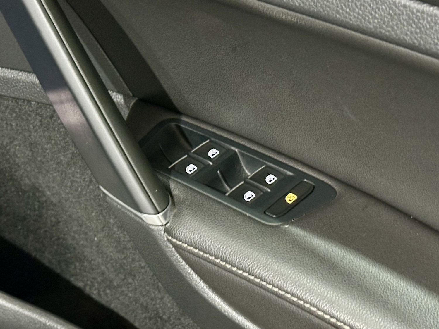 Used Volkswagen Golf 2016 for sale - 77258976: Photo 34