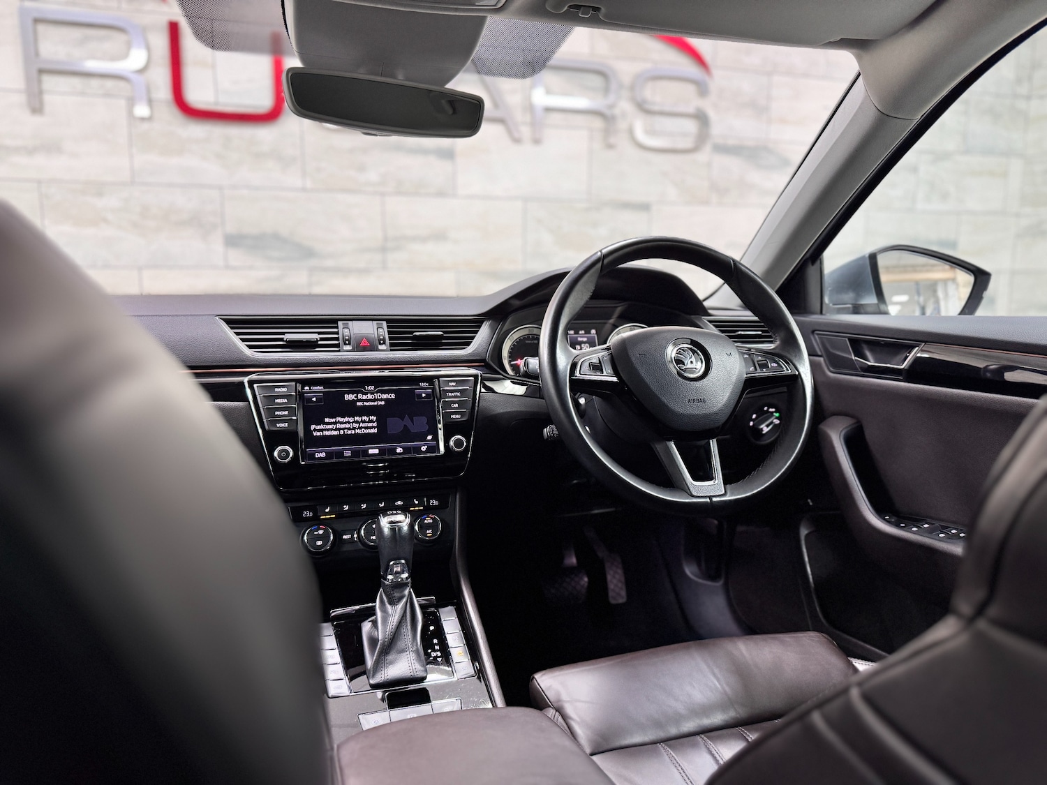 Used Skoda Superb 2015 for sale - 77106817: Photo 2