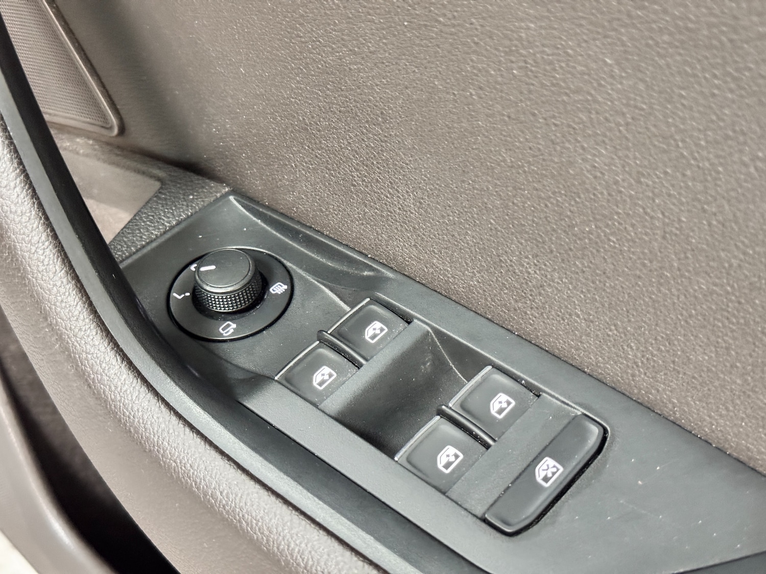 Used Skoda Superb 2015 for sale - 77106817: Photo 52