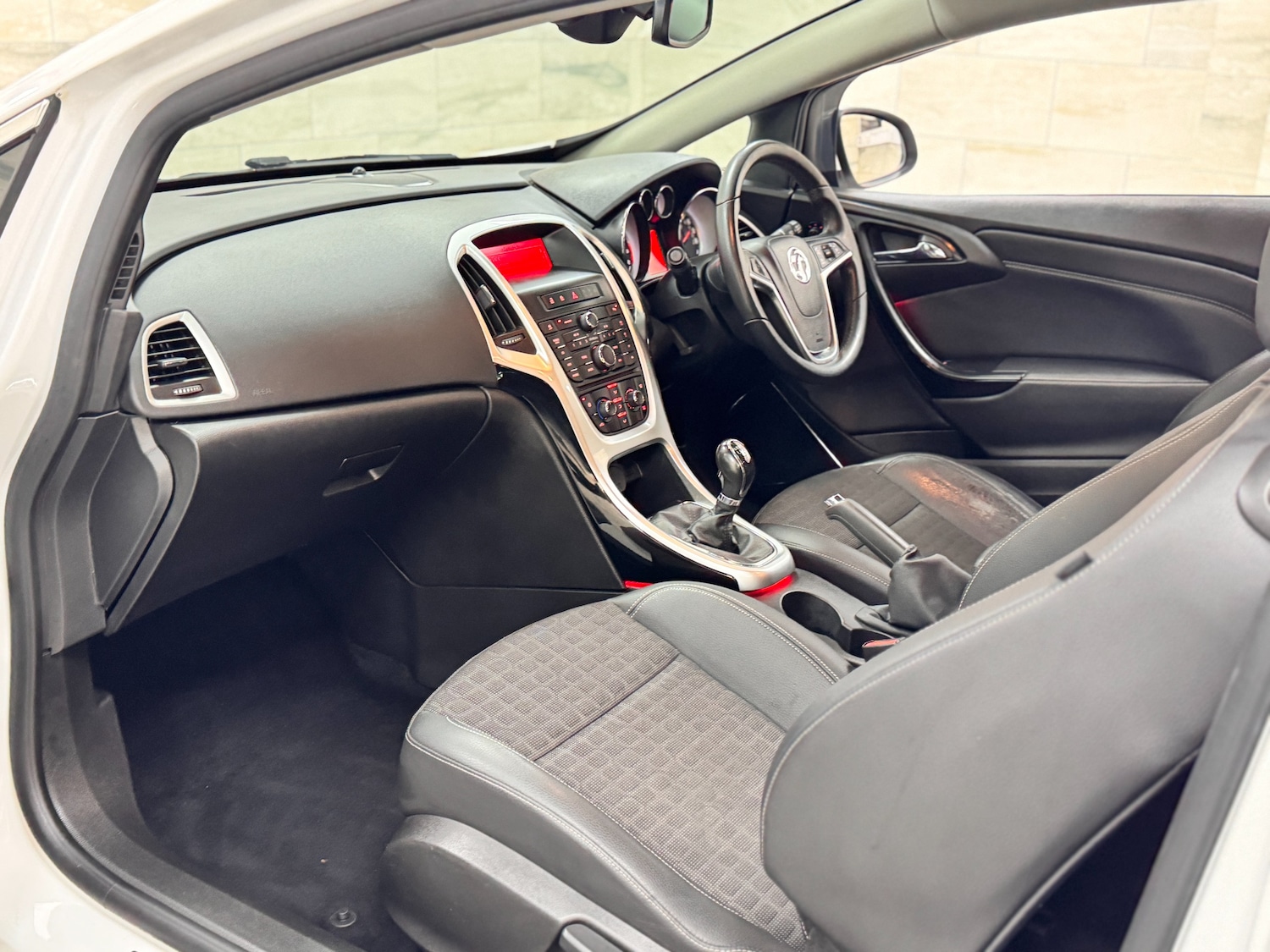 Used Vauxhall Astra 2015 for sale - 77878673: Photo 18