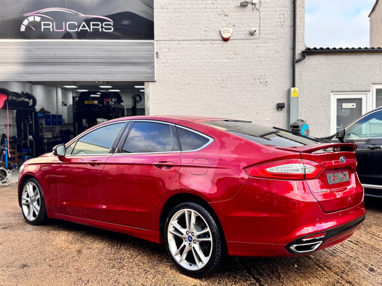 Used Ford Mondeo 2015 for sale - 77301611: Photo 2