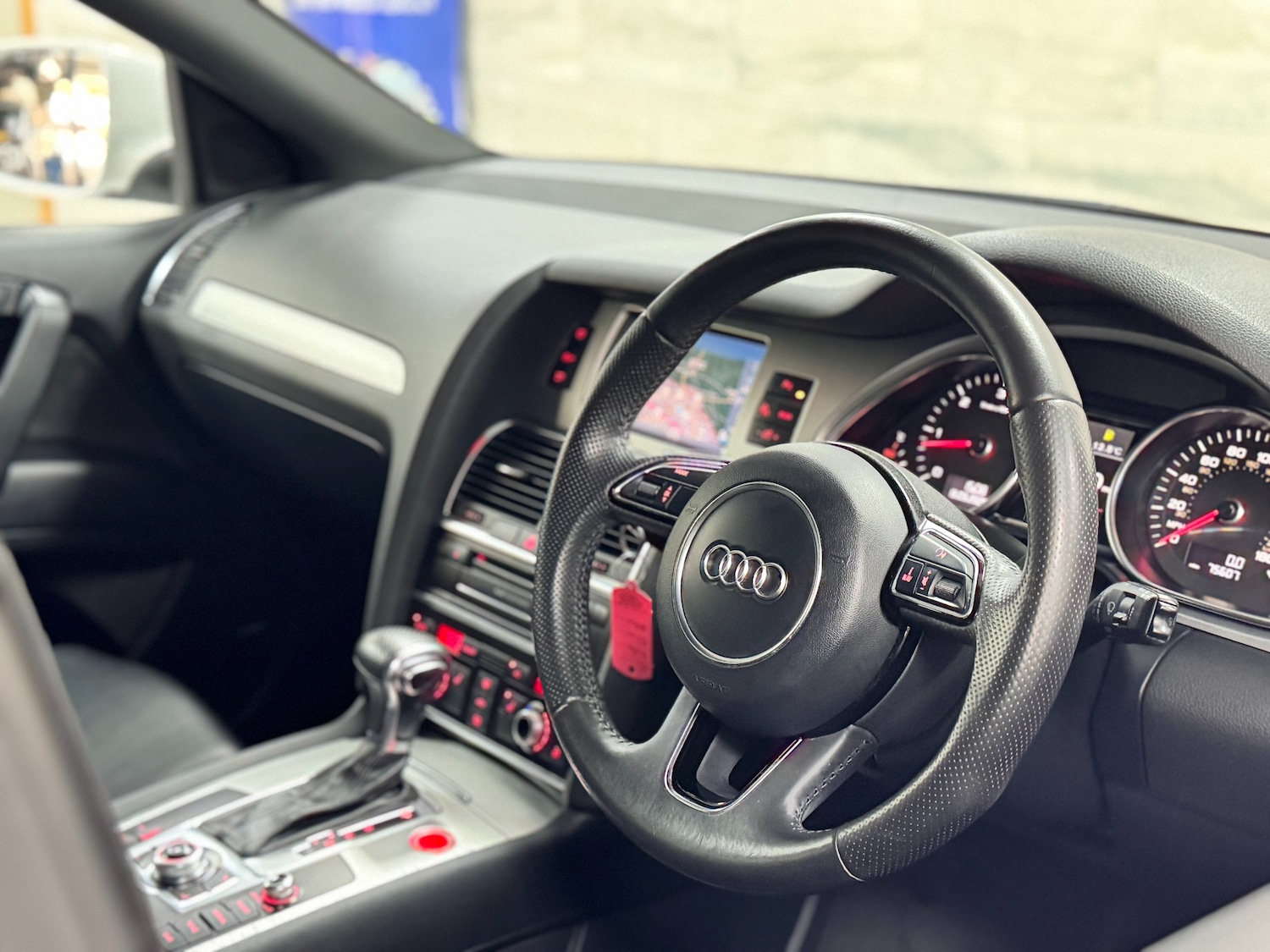 Used Audi Q7 2013 for sale - 77878642: Photo 33