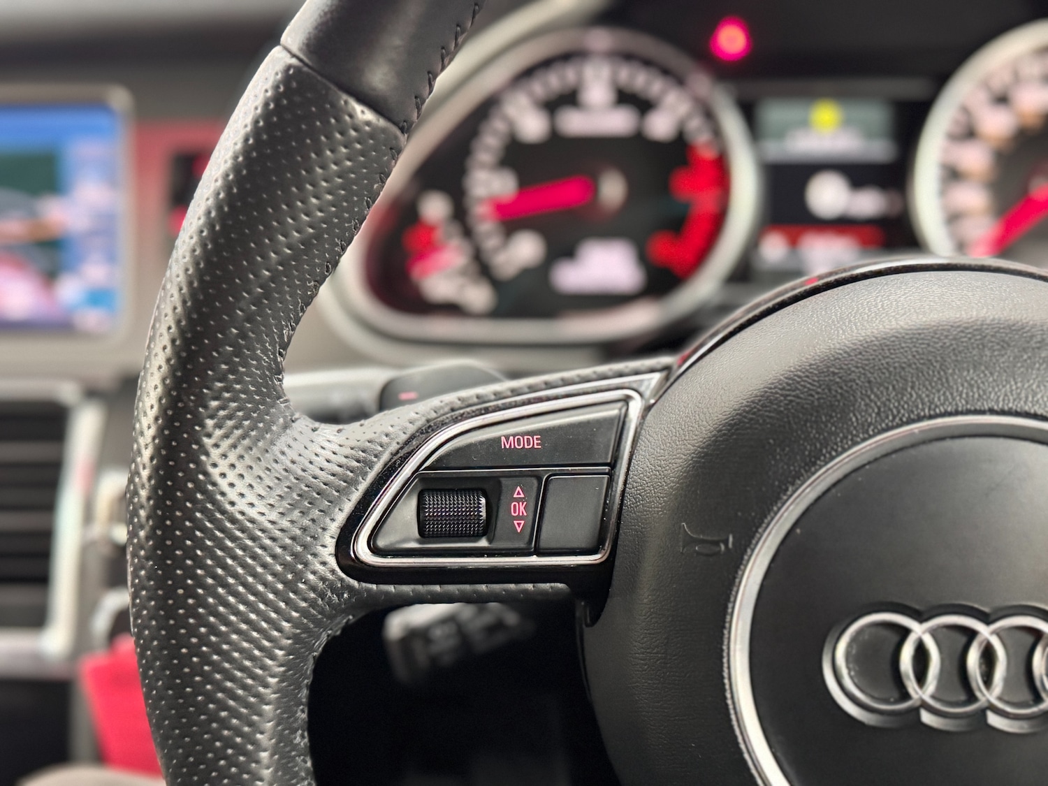 Used Audi Q7 2013 for sale - 77878642: Photo 59