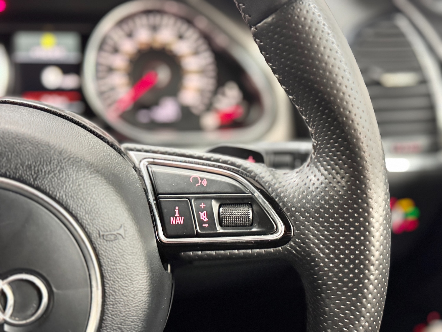 Used Audi Q7 2013 for sale - 77878642: Photo 60