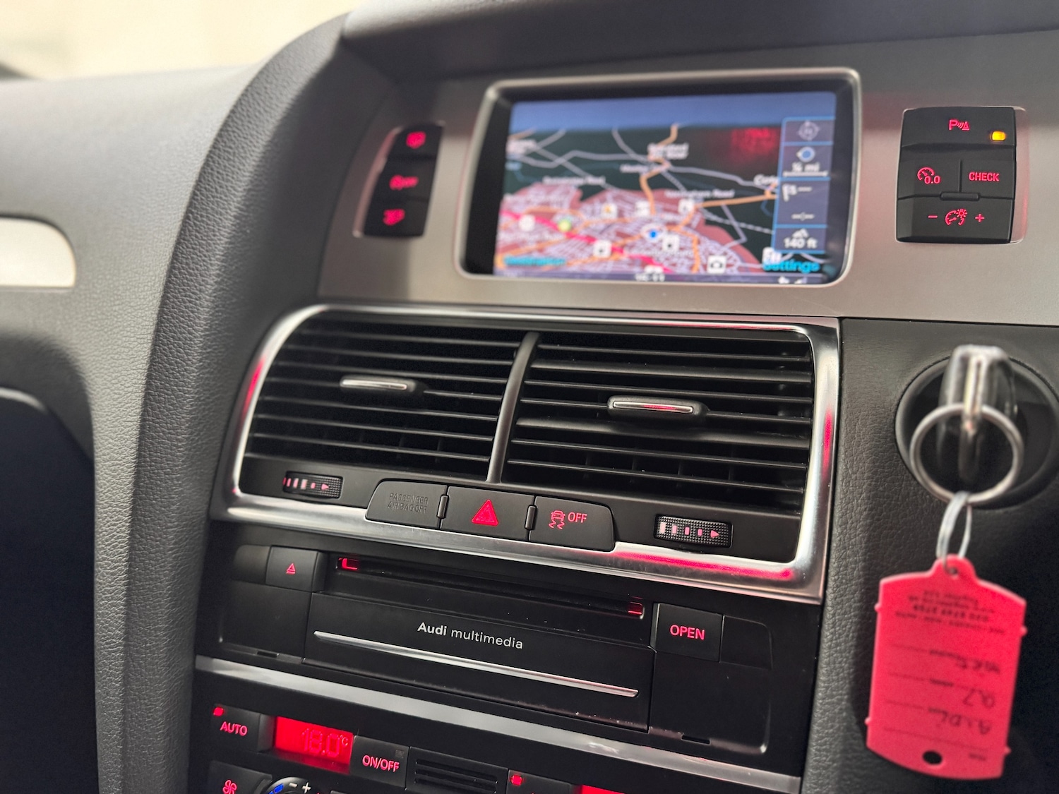 Used Audi Q7 2013 for sale - 77878642: Photo 68