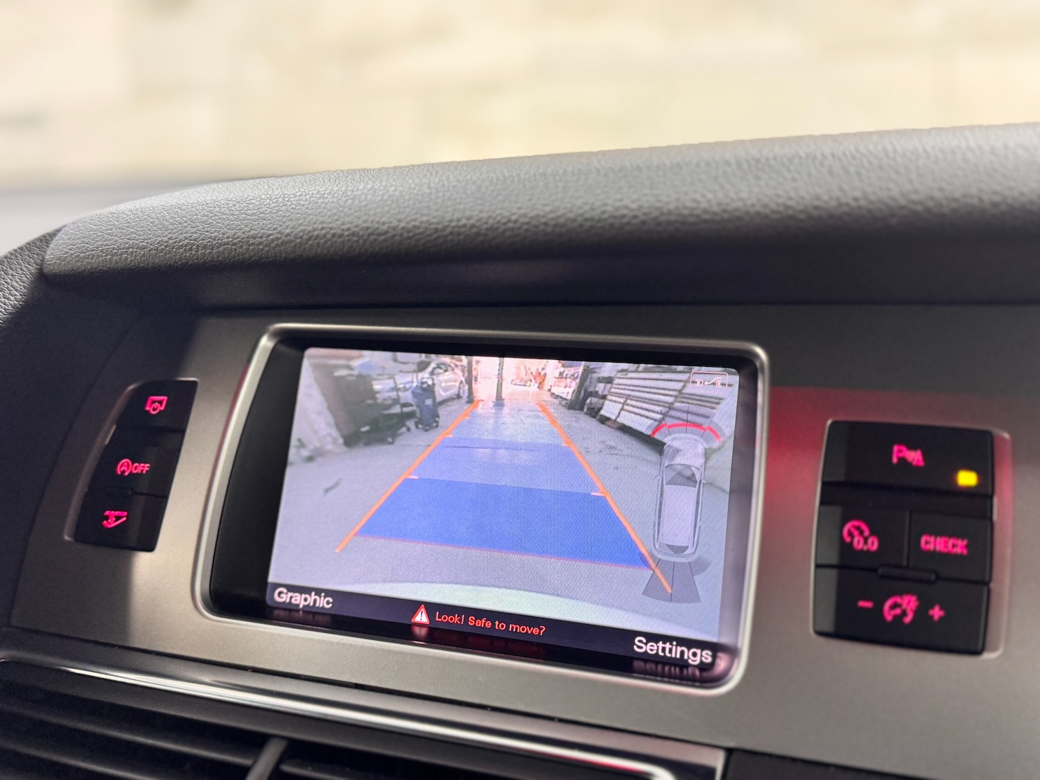 Used Audi Q7 2013 for sale - 77878642: Photo 74