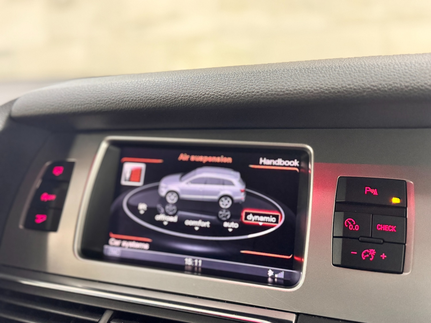 Used Audi Q7 2013 for sale - 77878642: Photo 75