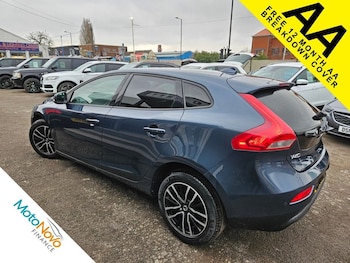 Used Volvo V40 2019 for sale - 75885628: Photo