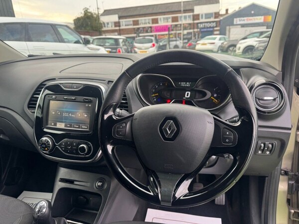 Used Renault Captur 2015 for sale - 76162660: Photo 17