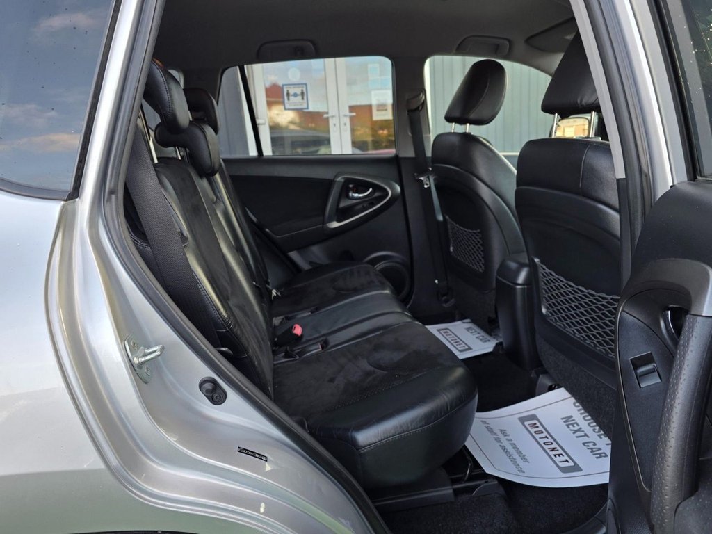 Used Toyota RAV4 2012 for sale - 76038659: Photo 10