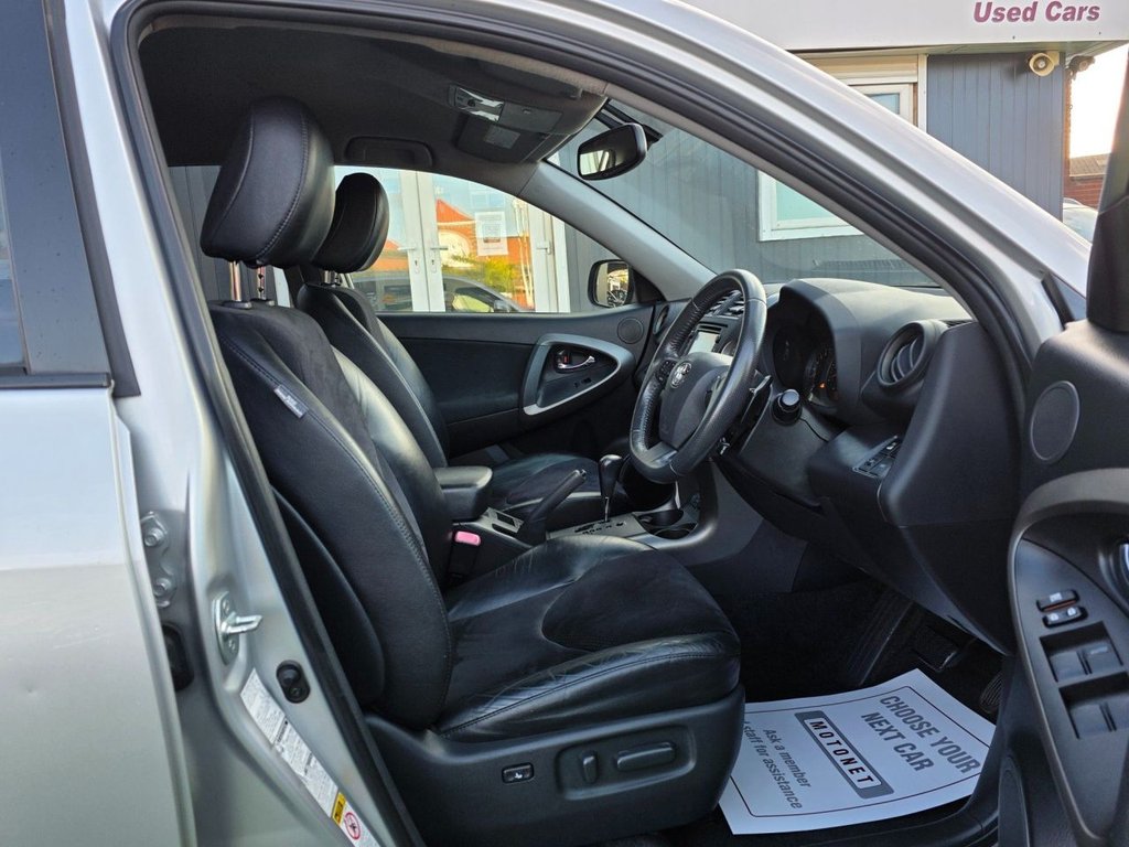 Used Toyota RAV4 2012 for sale - 76038659: Photo 11