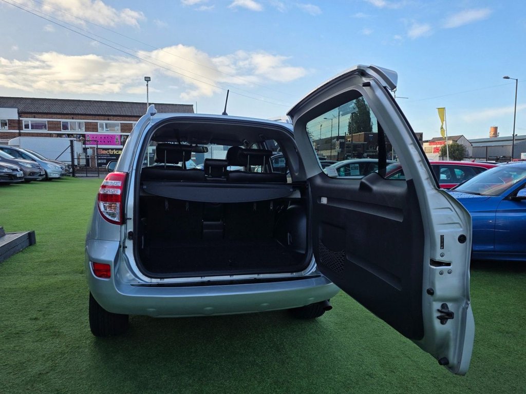 Used Toyota RAV4 2012 for sale - 76038659: Photo 23