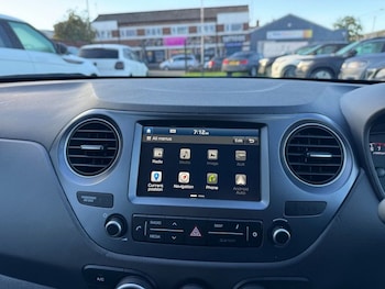 Used Hyundai i10 2019 for sale - 75885653: Photo