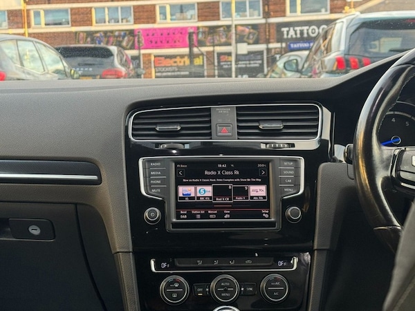 Used Volkswagen Golf 2016 for sale - 76009367: Photo 2