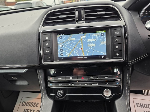 Used Jaguar F-Pace 2017 for sale - 76280225: Photo 2