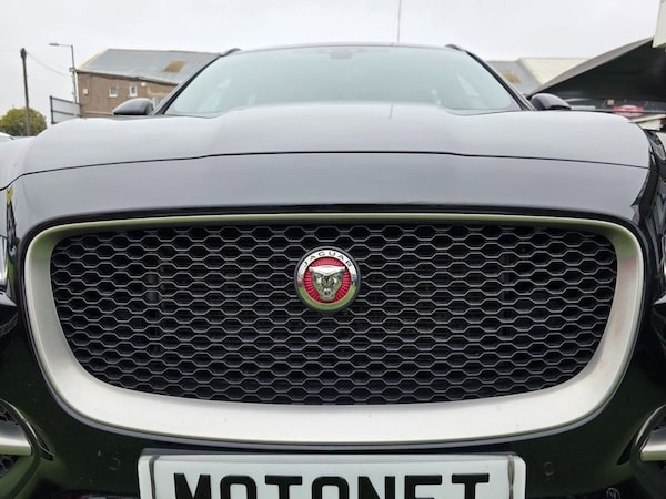 Used Jaguar F-Pace 2017 for sale - 76280225: Photo 34