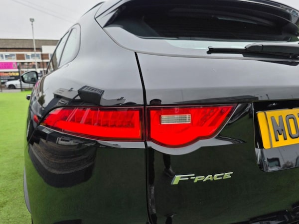 Used Jaguar F-Pace 2017 for sale - 76280225: Photo 40