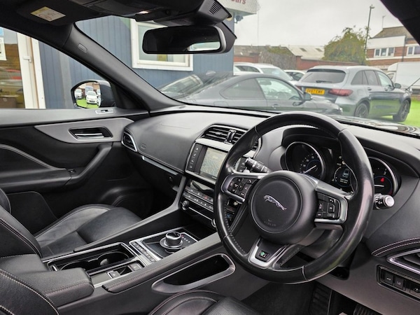 Used Jaguar F-Pace 2017 for sale - 76280225: Photo 47