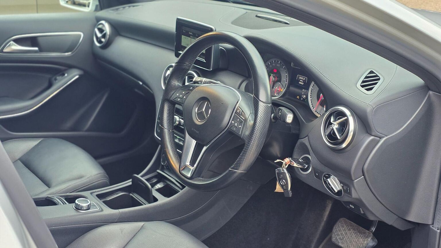 Used Mercedes-Benz A-Class 2014 for sale - 76769284: Photo 37