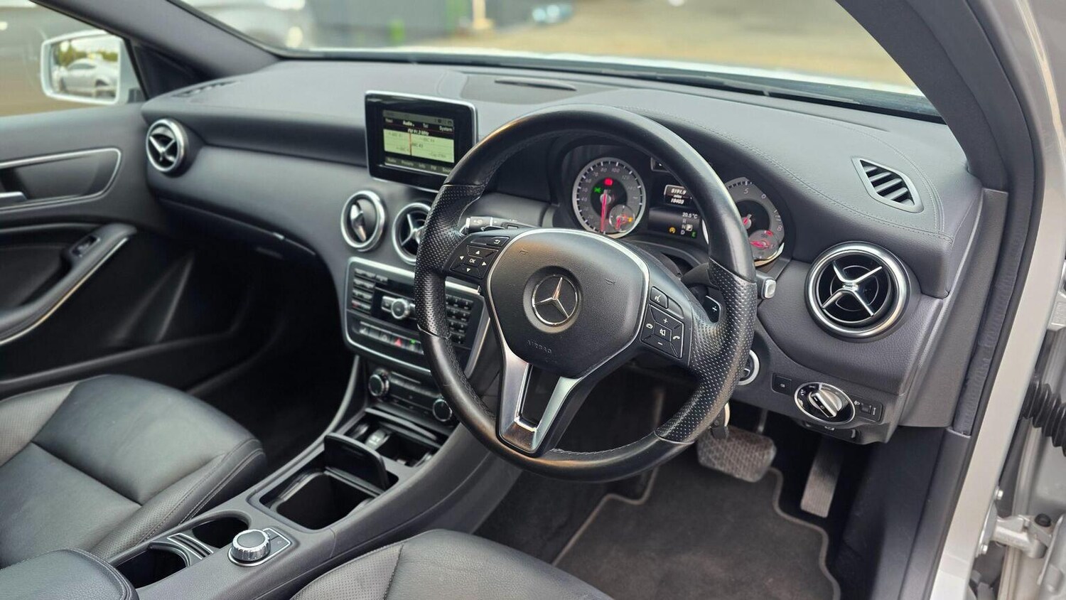 Used Mercedes-Benz A-Class 2014 for sale - 76769284: Photo 38