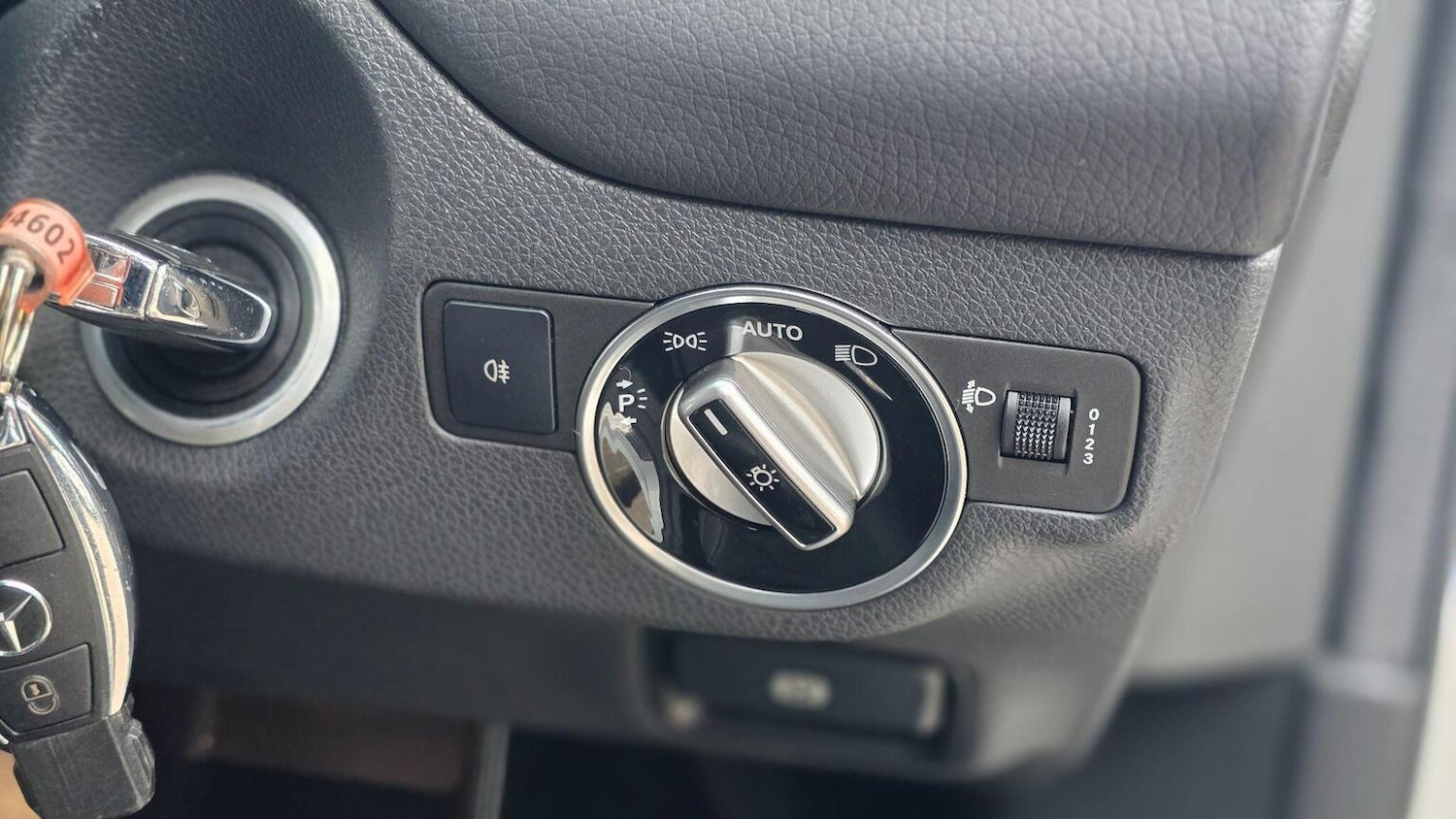 Used Mercedes-Benz A-Class 2014 for sale - 76769284: Photo 44