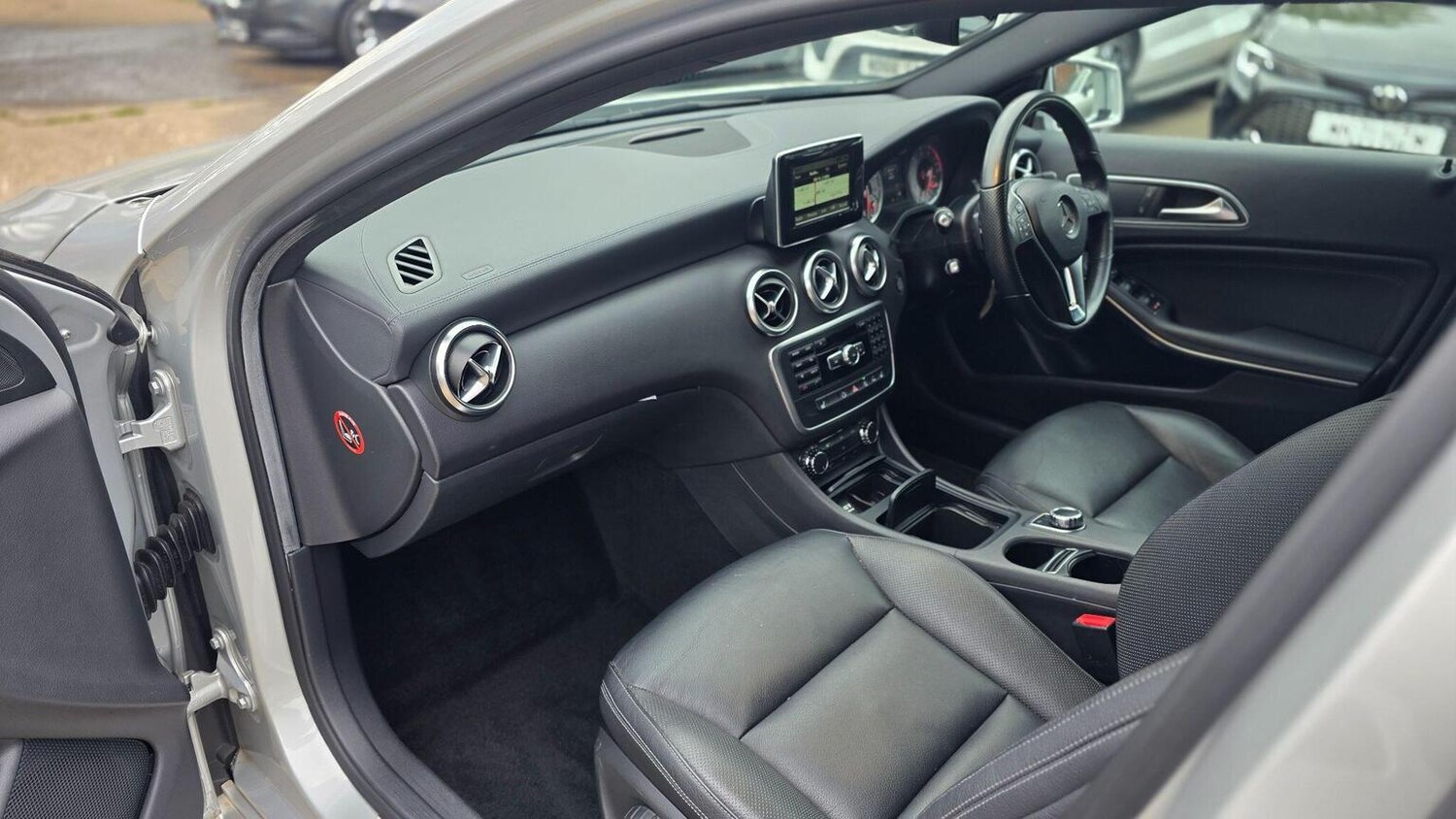 Used Mercedes-Benz A-Class 2014 for sale - 76769284: Photo 77