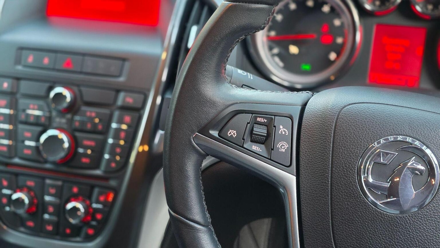 Used Vauxhall Astra 2013 for sale - 76877567: Photo 21