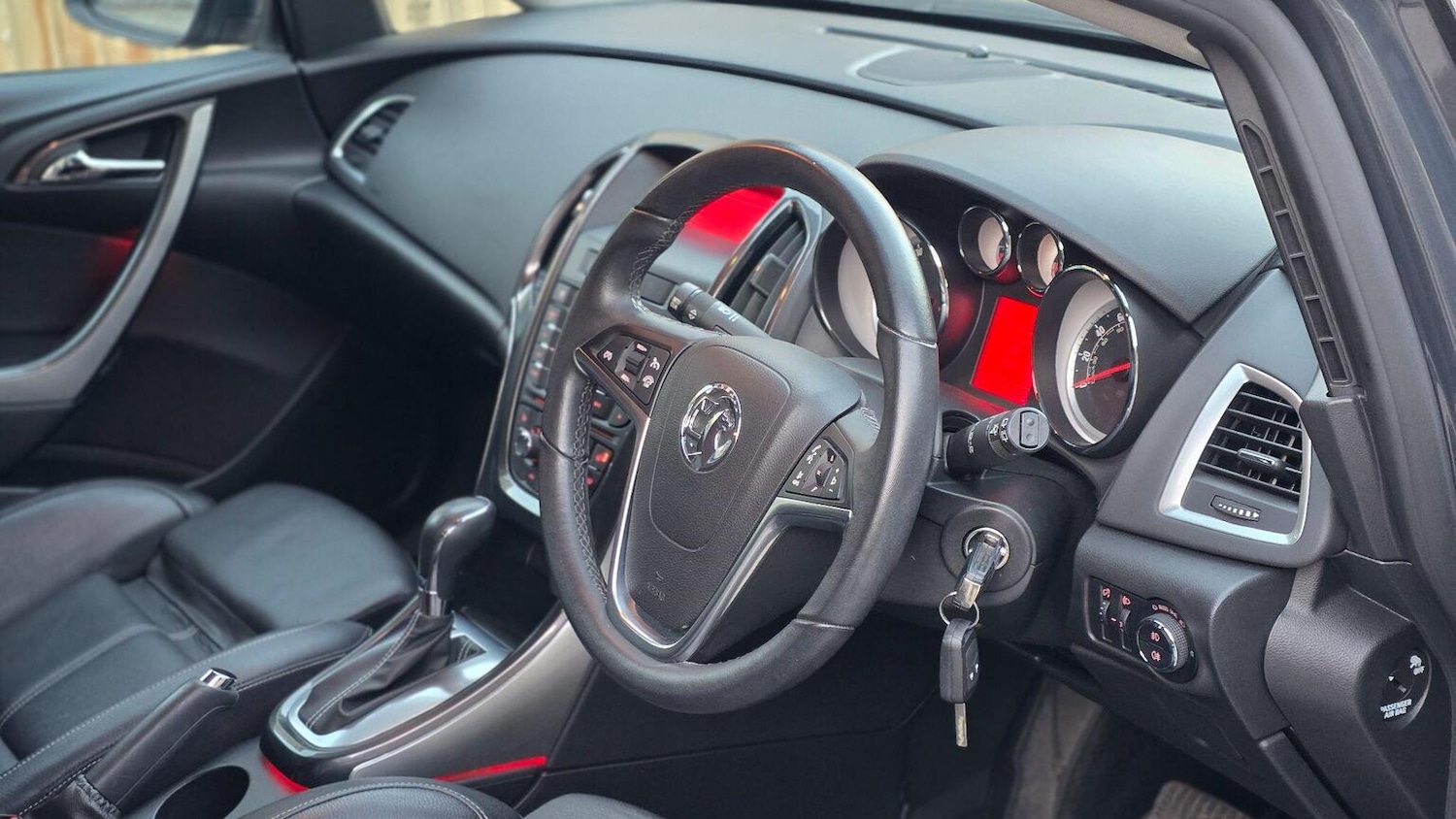 Used Vauxhall Astra 2013 for sale - 76877567: Photo 24