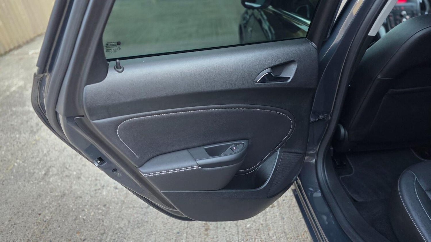 Used Vauxhall Astra 2013 for sale - 76877567: Photo 30